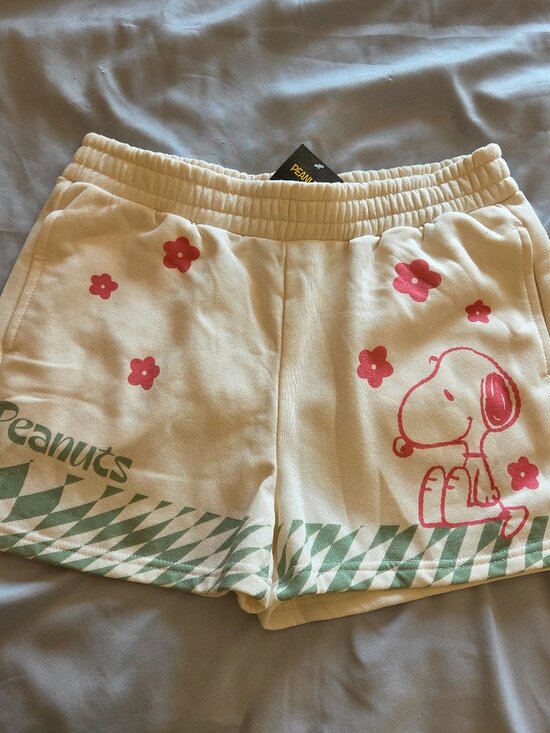 Peanuts Pants - Women's XL Fleece Shorts Popular Well-Know Beagle Character
